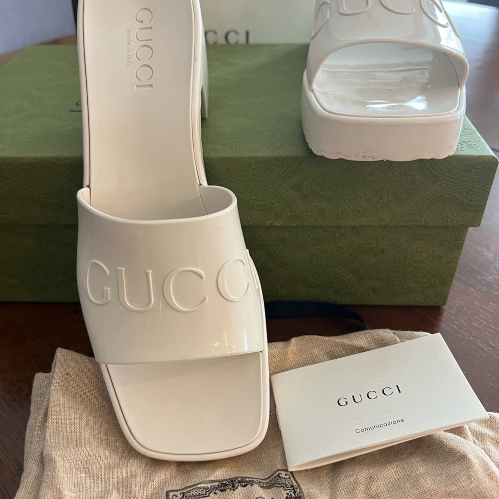 Gucci White Slide Sandals with Embossed Logo